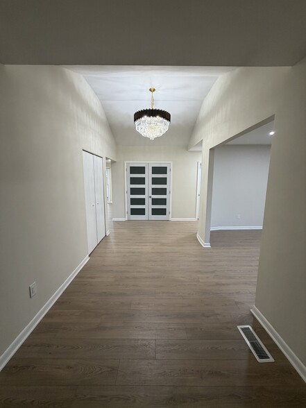 Building Photo - 10001 Paxton Rd