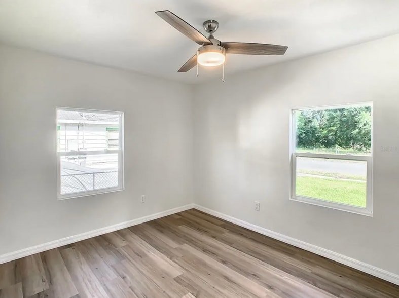 Building Photo - 115 W Redding St