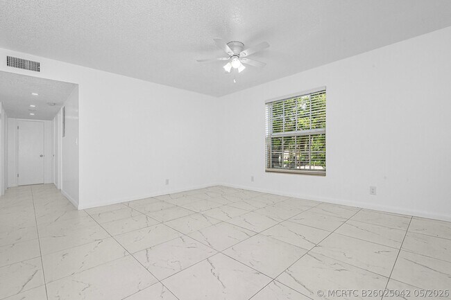 Building Photo - 8706 W Sample Rd