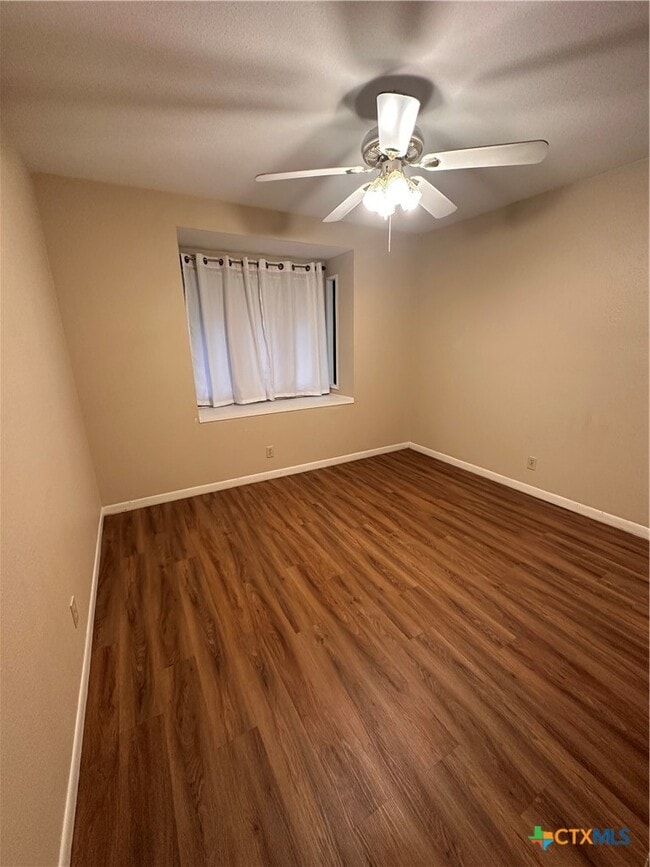 Building Photo - 208 Versailles St