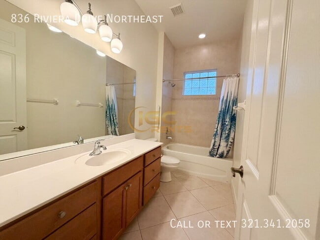 Building Photo - 836 Riviera Dr NE