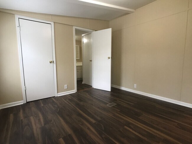 Building Photo - Limited-Time Move-In Special: No Deposit! Mobile Home in West Chatham with Fenced Yard