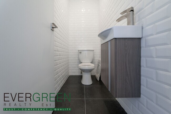 Building Photo - 311 Woodbine St