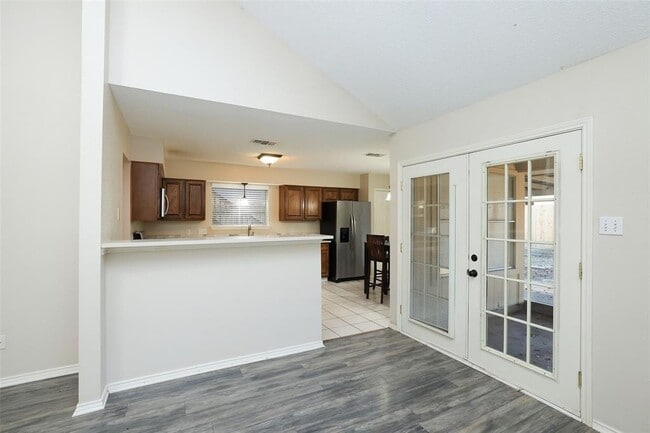 Building Photo - 9130 Kirkleigh Ln