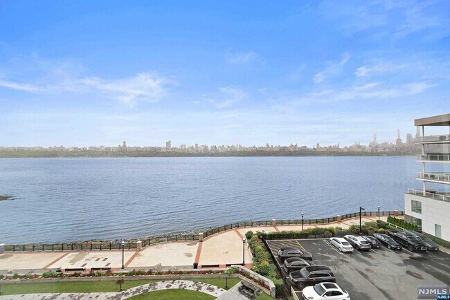 Building Photo - 9 Somerset Ln