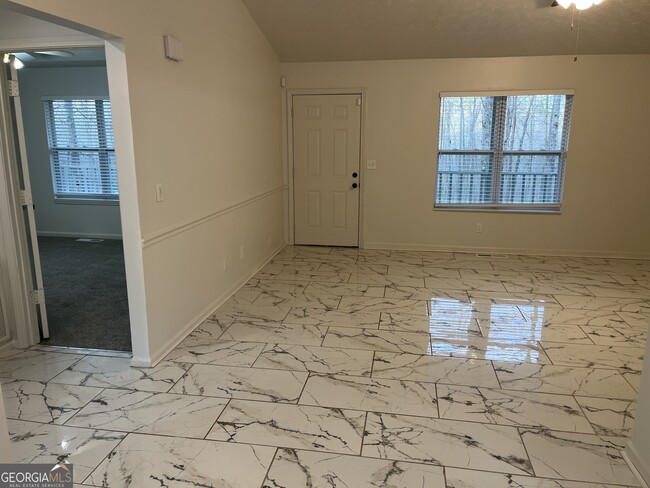 Building Photo - 507 Lakeshore Dr