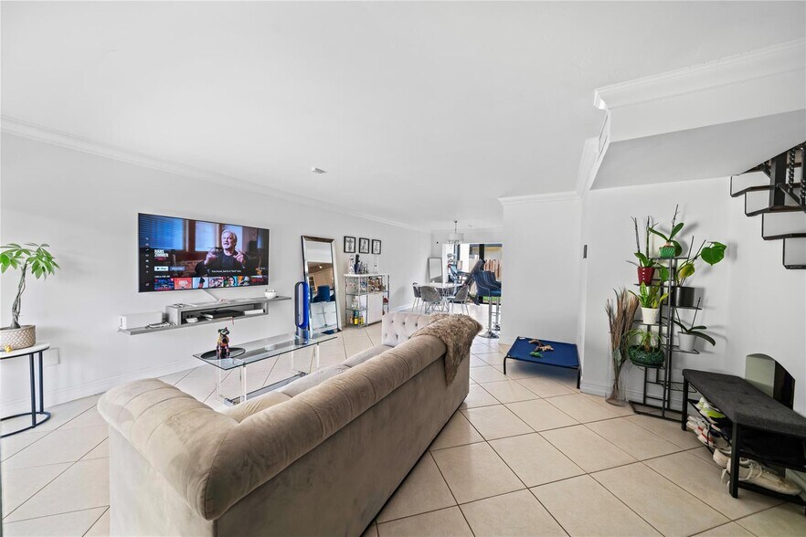 Primary Photo - 8745 SW 137th Ave