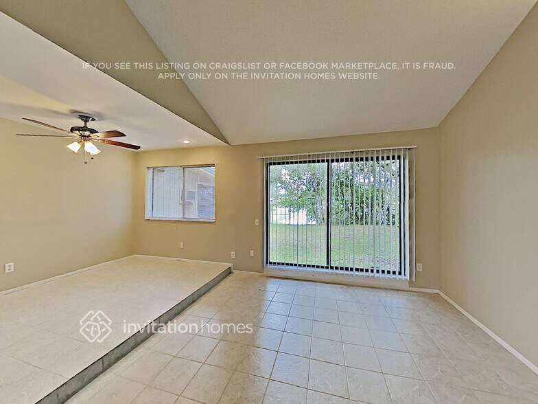 Building Photo - 951 Waverly Dr