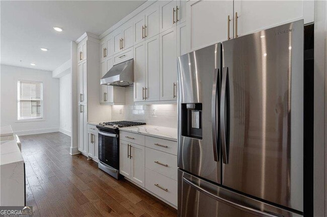 Building Photo - 1032 Robert Smalls Wy