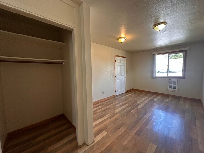 Building Photo - 24966 Dunham Rd
