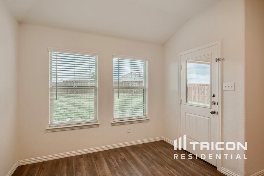 Building Photo - 1348 Renoir Dr