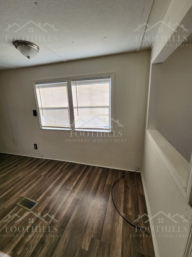 Building Photo - 105 McFarlin Way