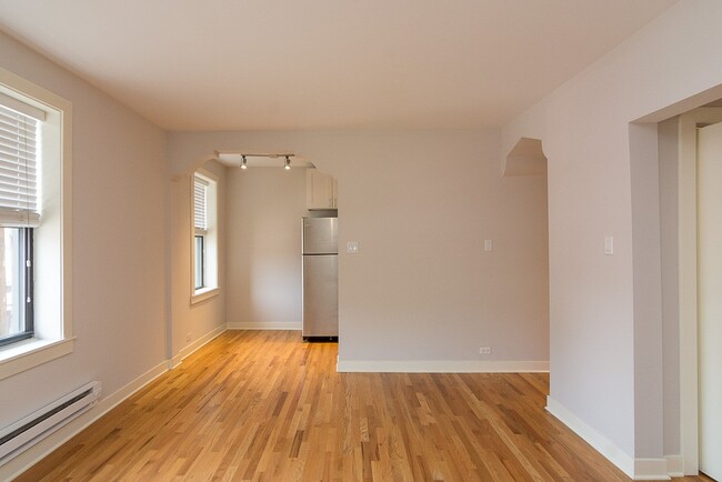 Building Photo - 2423 N Kedzie Blvd