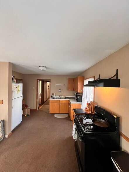 Building Photo - 29 Forest Pl