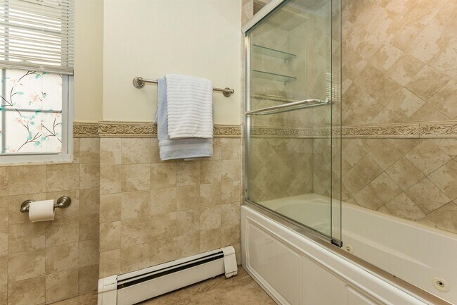 Building Photo - 102 Broughton Ave