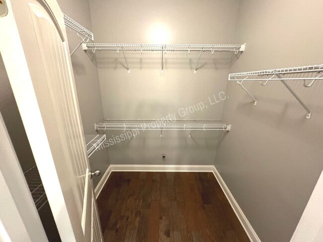 Building Photo - 4BD/4.5BA FOR RENT