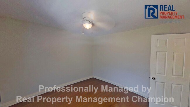 Building Photo - Immaculate 5 BD/3 BD Home w/Park Like Setting Near Cape Fear Country Club