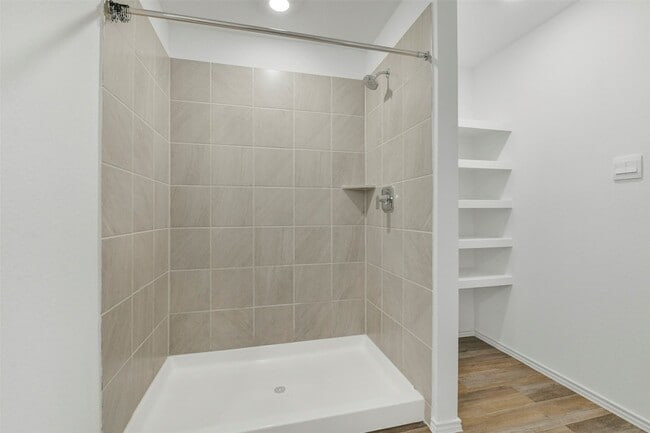Building Photo - 14980 Timber Pnes Dr