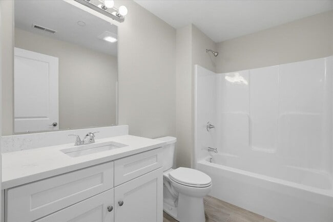 Building Photo - 204 Central St