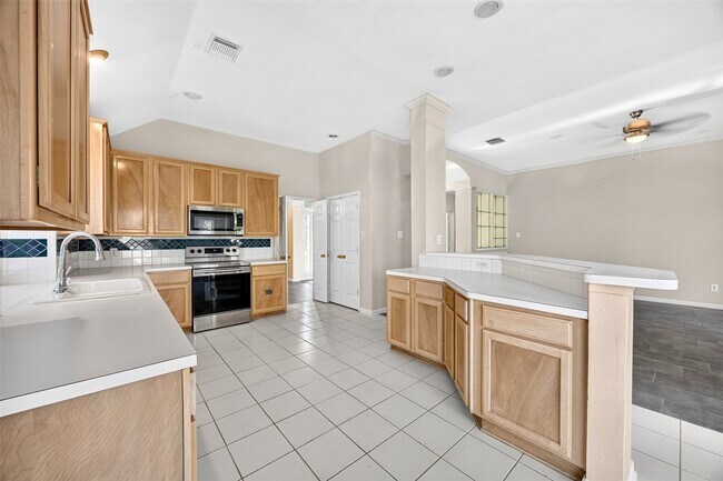 Building Photo - 5814 Eldridge Glen Dr