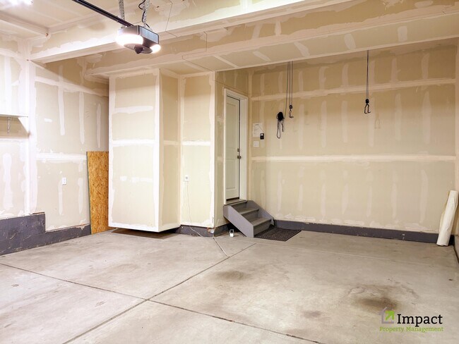 Building Photo - 10228 Vaughn St