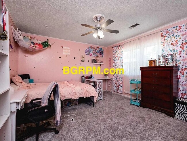 Building Photo - 4 BD 3 BA