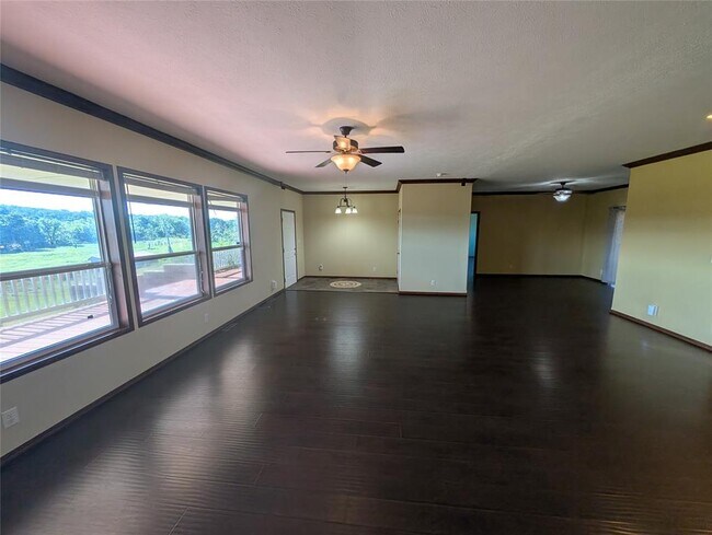 Building Photo - 13908 Kelly Dr