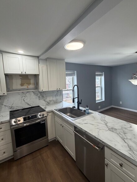 Building Photo - 326 Walnut St