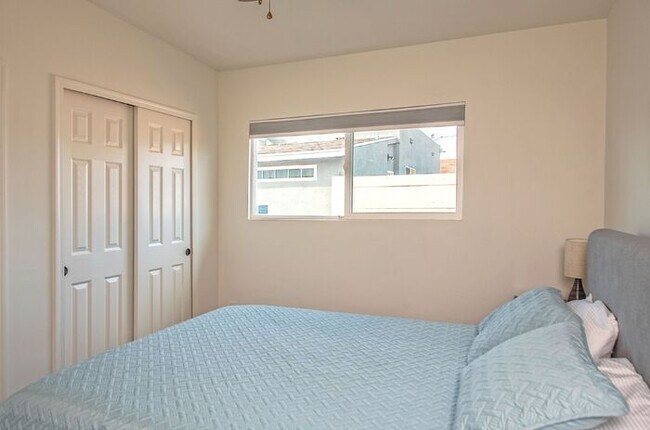 Building Photo - Beautiful Bungalow Home with Heated Pool on Golf Course