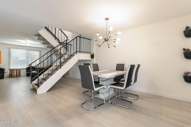 Building Photo - 4004 N Granite Reef Rd