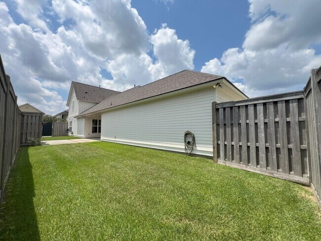 Building Photo - Beautiful 4-Bedroom Home in The Magnificen...