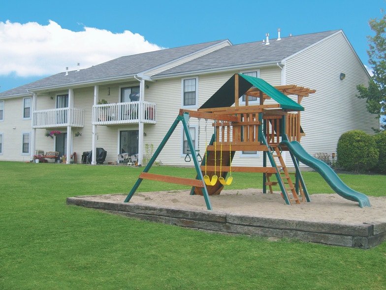 Plaza Square Apartments 3206 Plaza Rd New Albany IN 47150 Apartment