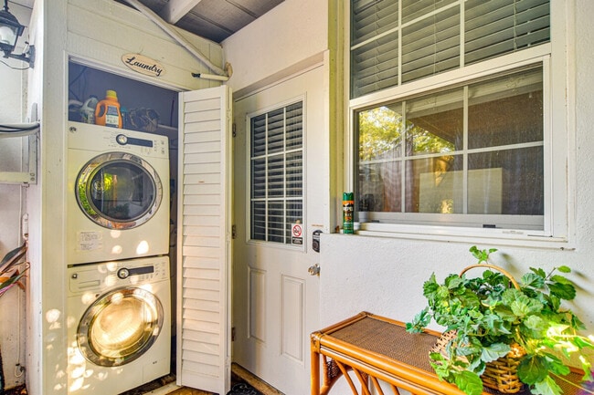 Building Photo - 1409 Maple St