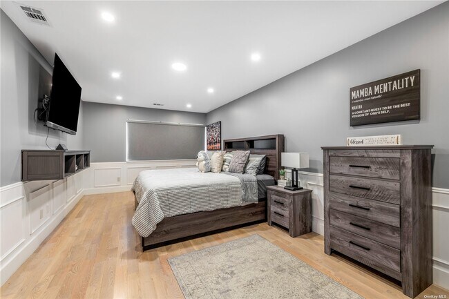 Building Photo - 6 Squirrel Hill