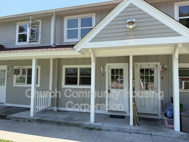 Building Photo - 169 Conanicus Ave