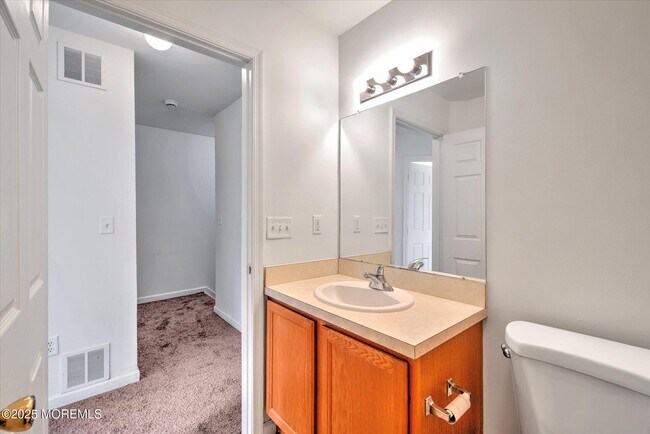 Building Photo - 1 Esplanade Way