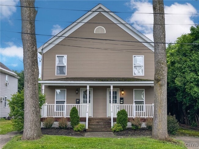 Primary Photo - 27 Greenman Ave