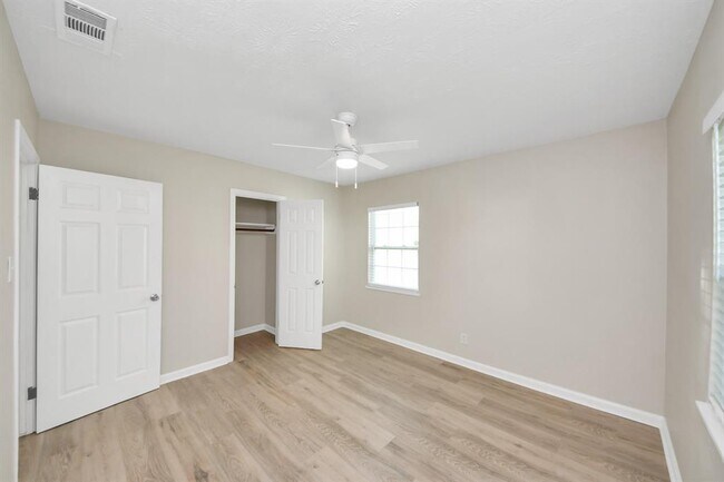 Building Photo - 2919 Elser St