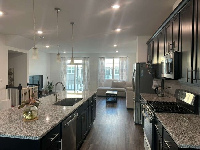 Building Photo - 4465 Chelsea Mnr Cir