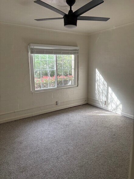 Bedroom - 80 College Way