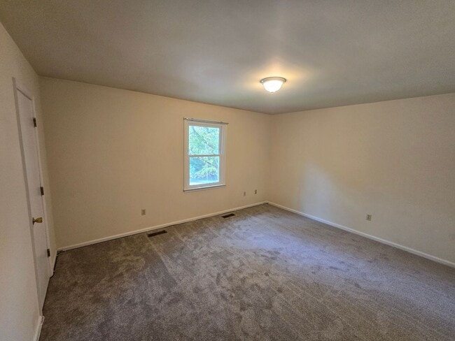 Building Photo - 2 bedroom duplex in Prince George County