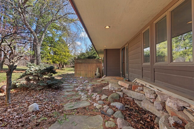 Building Photo - 6147 Taylor Ave