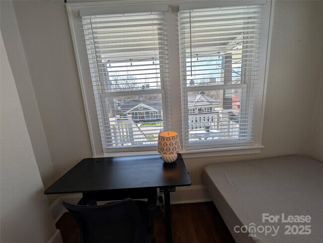 Building Photo - 28 Woodrow Ave