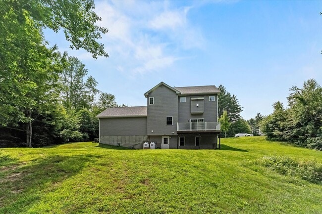 Building Photo - 30 Daylily Ln