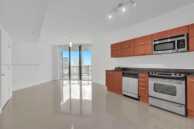 Building Photo - 350 S Miami Ave
