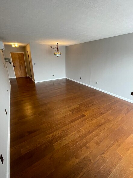 Building Photo - 45 Park Pl