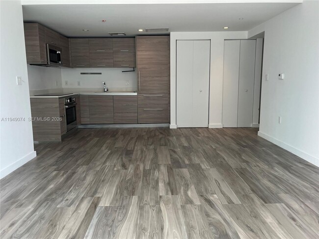 Building Photo - 1300 S Miami Ave