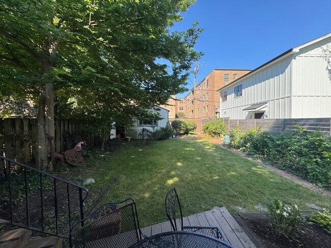 Building Photo - 546 Judson Ave