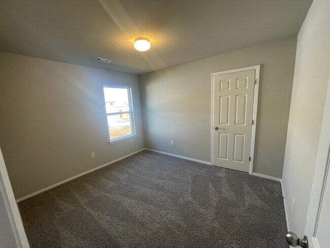 Building Photo - 2823 W Emil Dr