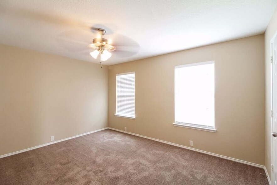 Building Photo - 8921 Puerto Vista Dr